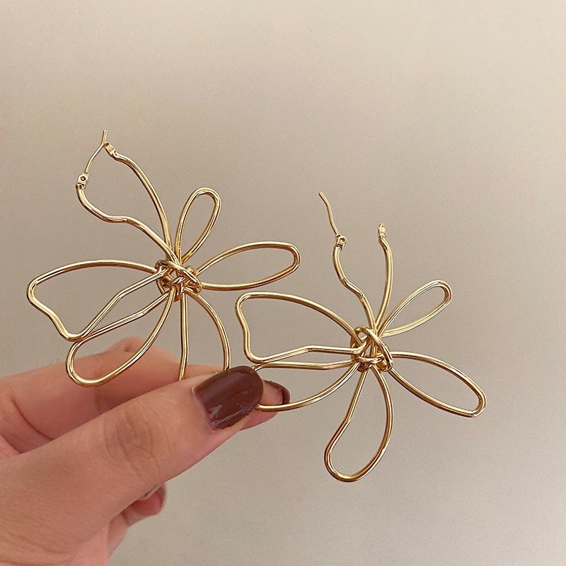 Minimalist Metal Lines Flower Earrings