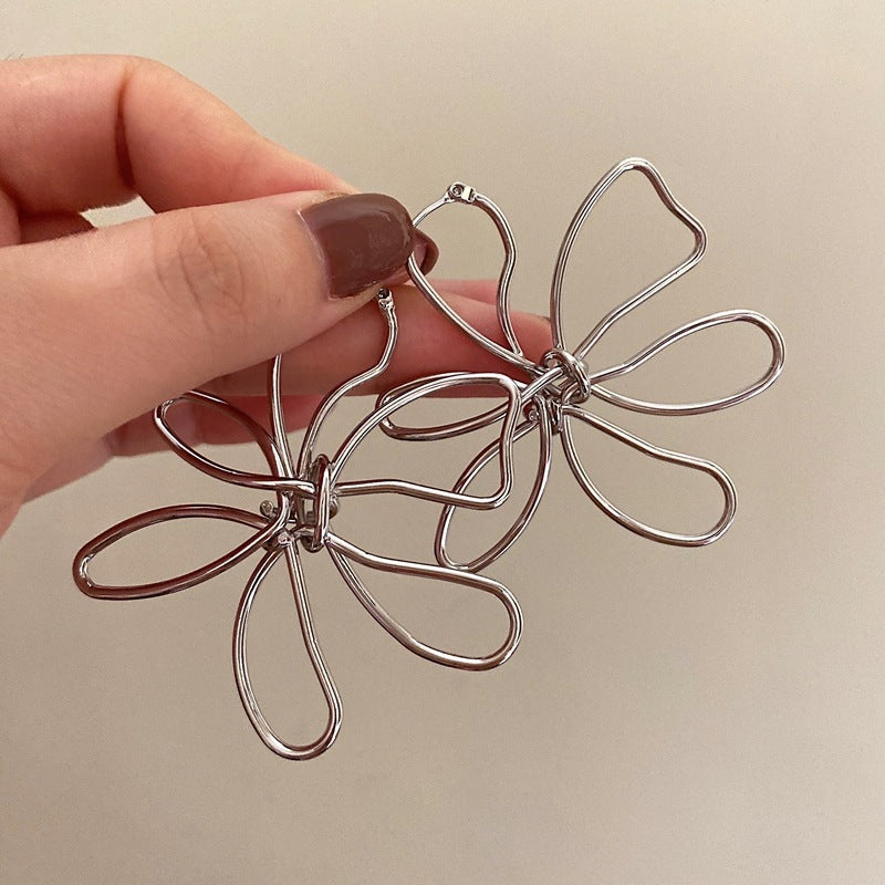 Minimalist Metal Lines Flower Earrings