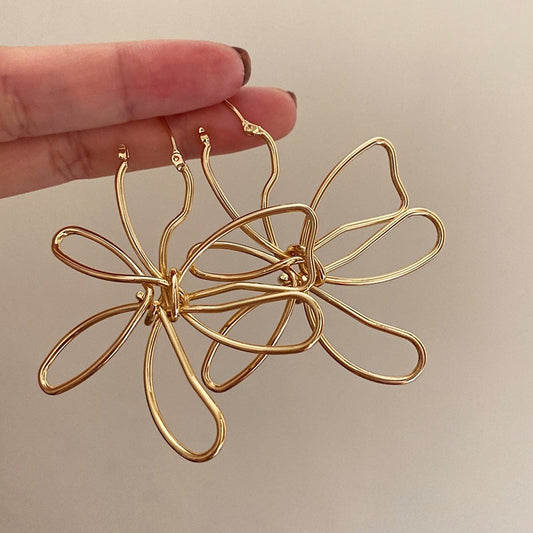 Minimalist Metal Lines Flower Earrings
