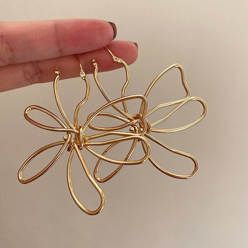Minimalist Metal Lines Flower Earrings