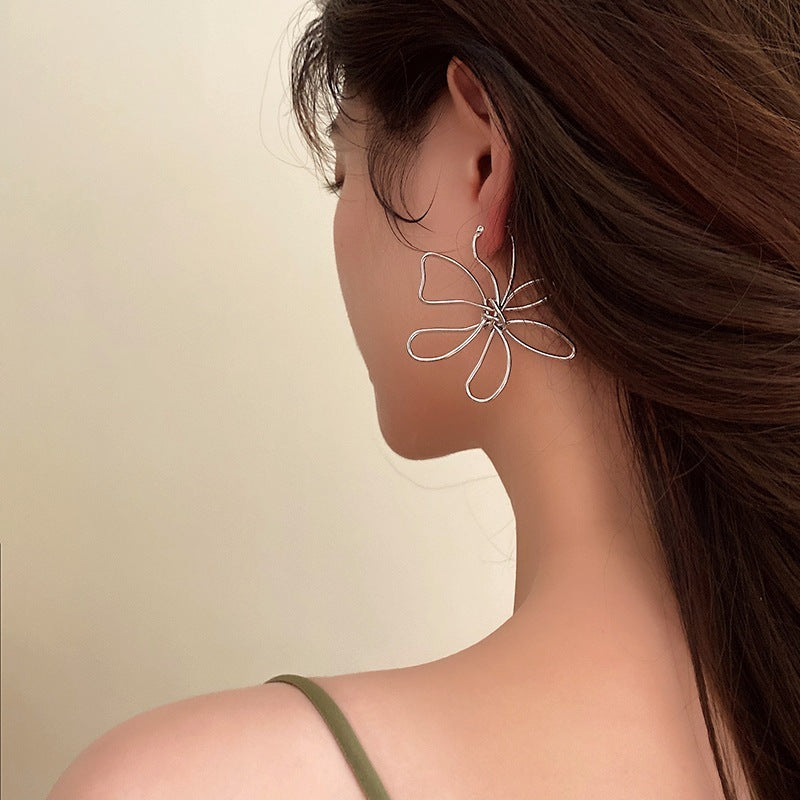 Minimalist Metal Lines Flower Earrings